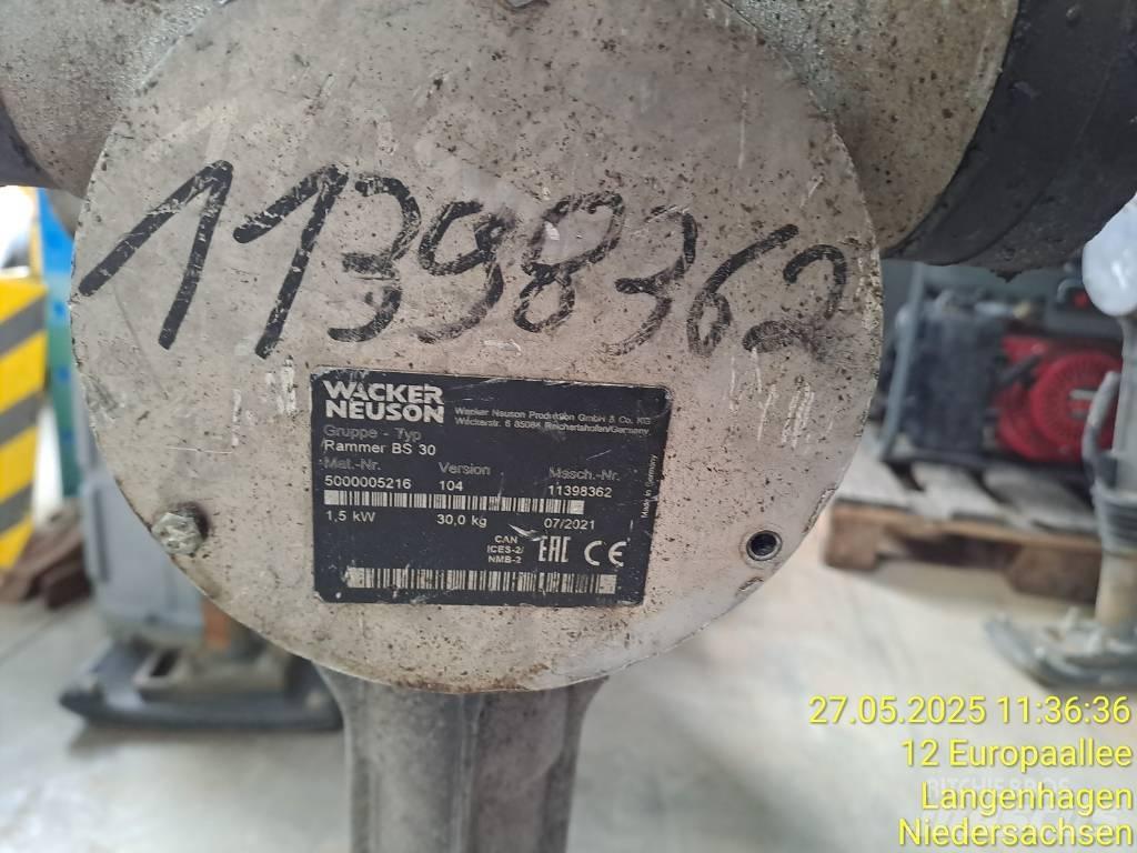 Wacker Neuson BS30 Vibračné zhutňovače