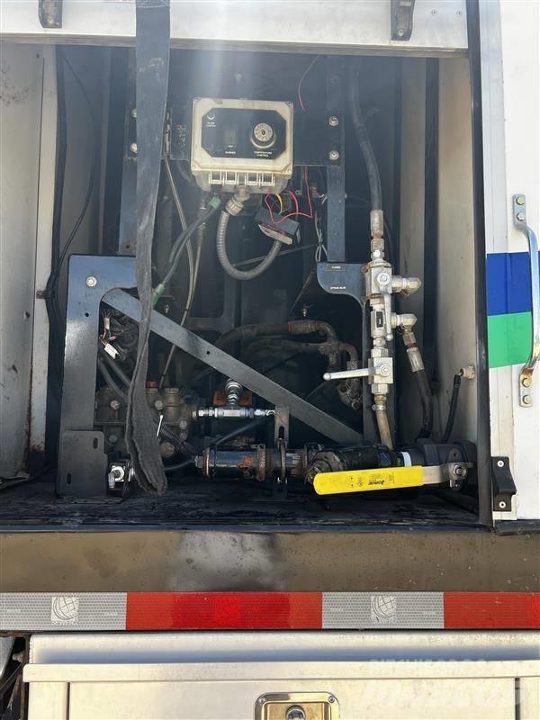 Kenworth T880 Kombinované/Čerpacie cisterny