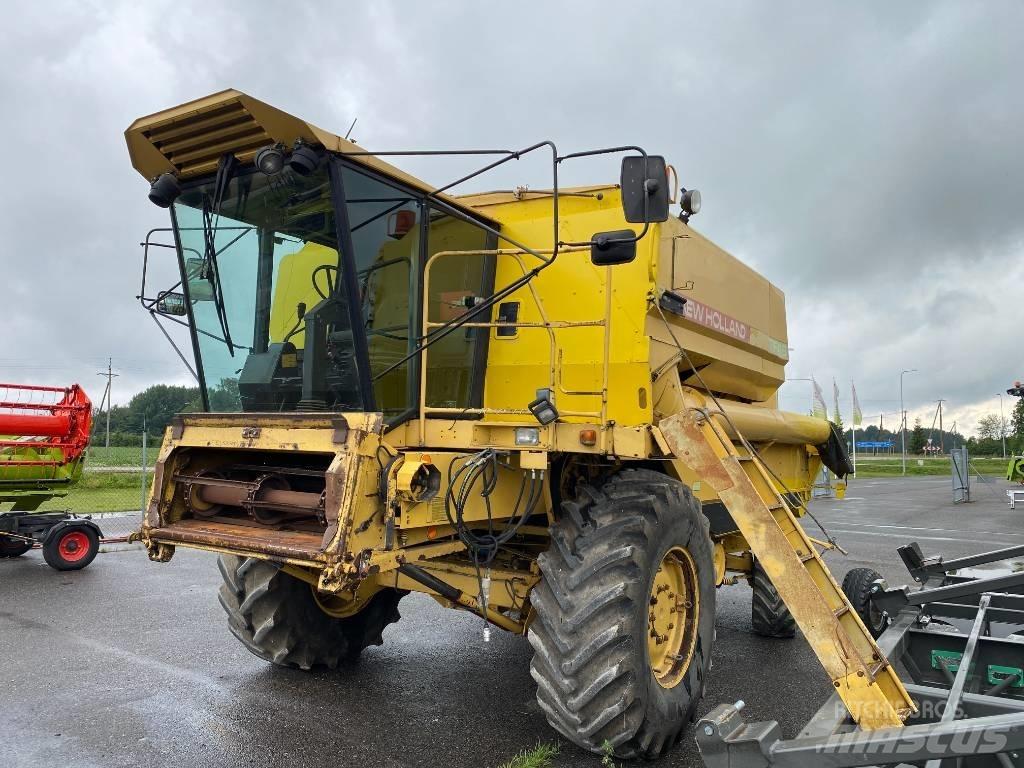 New Holland TF 46 Kombinované zberacie stroje