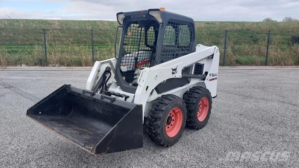 Bobcat S450 Kolesové nakladače