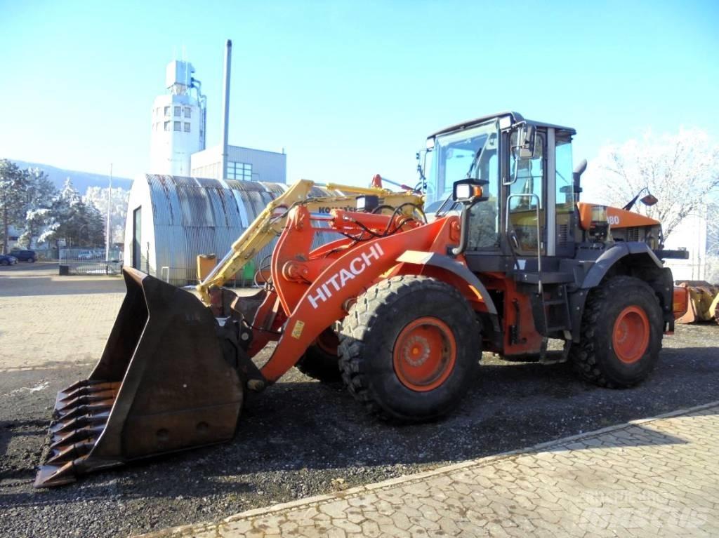 Hitachi ZW 180 Kolesové nakladače