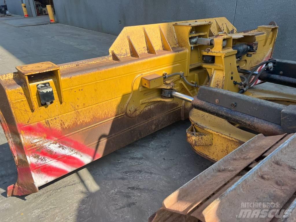 CAT D 6 N LGP Pásové dozéry