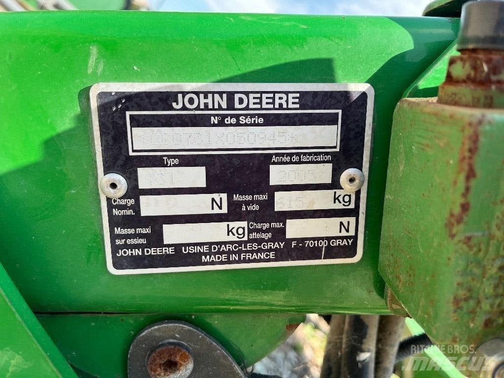 John Deere 731 Čelné nakladače a rýpadlá