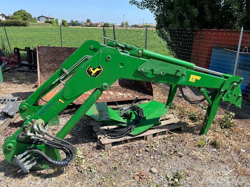 John Deere 731 Čelné nakladače a rýpadlá