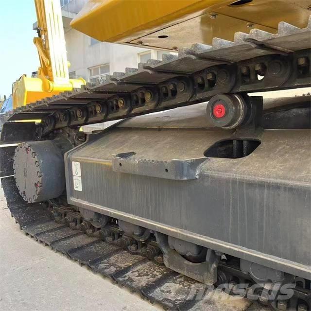 Komatsu PC 210 Pásové rýpadlá