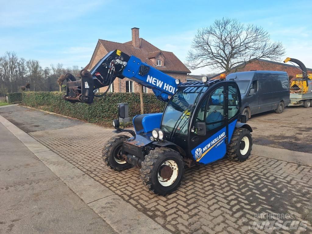 New Holland LM 5020 Teleskopické manipulátory