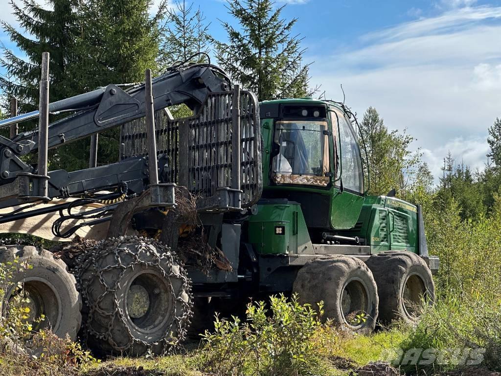 John Deere 1210 E Lesné traktory
