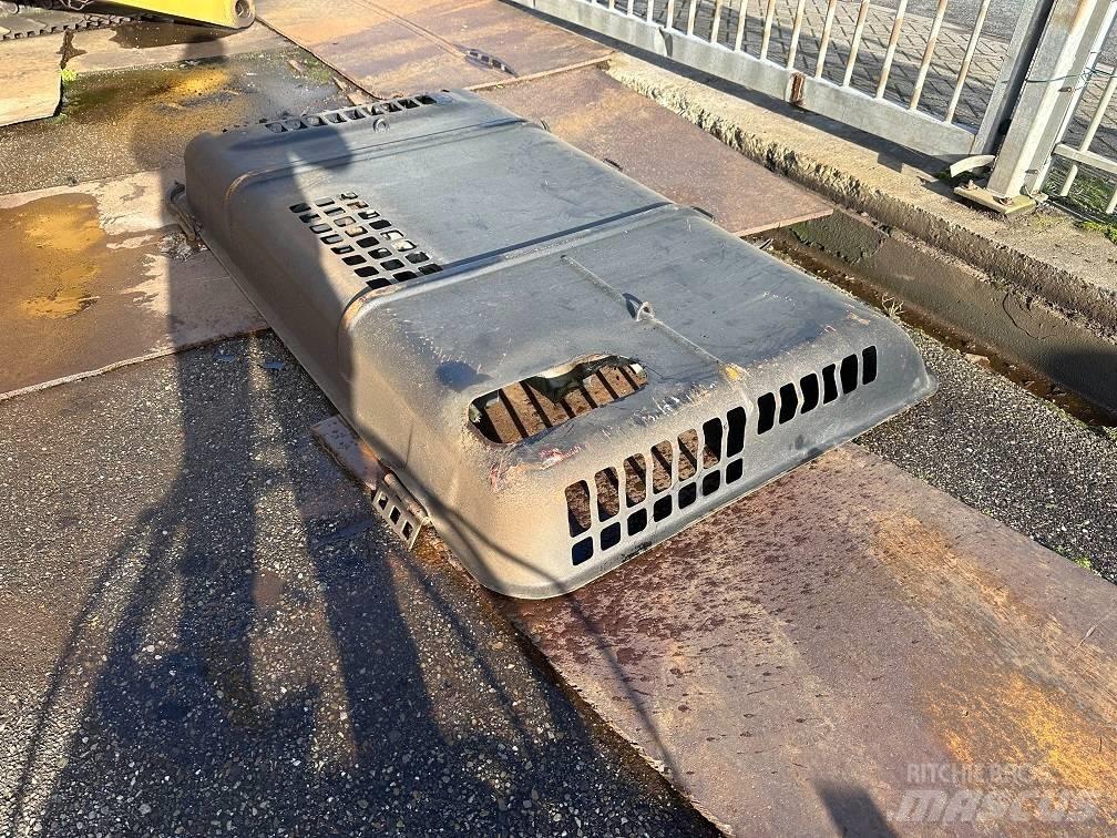 CAT 325DL hood Podvozky a zavesenie kolies