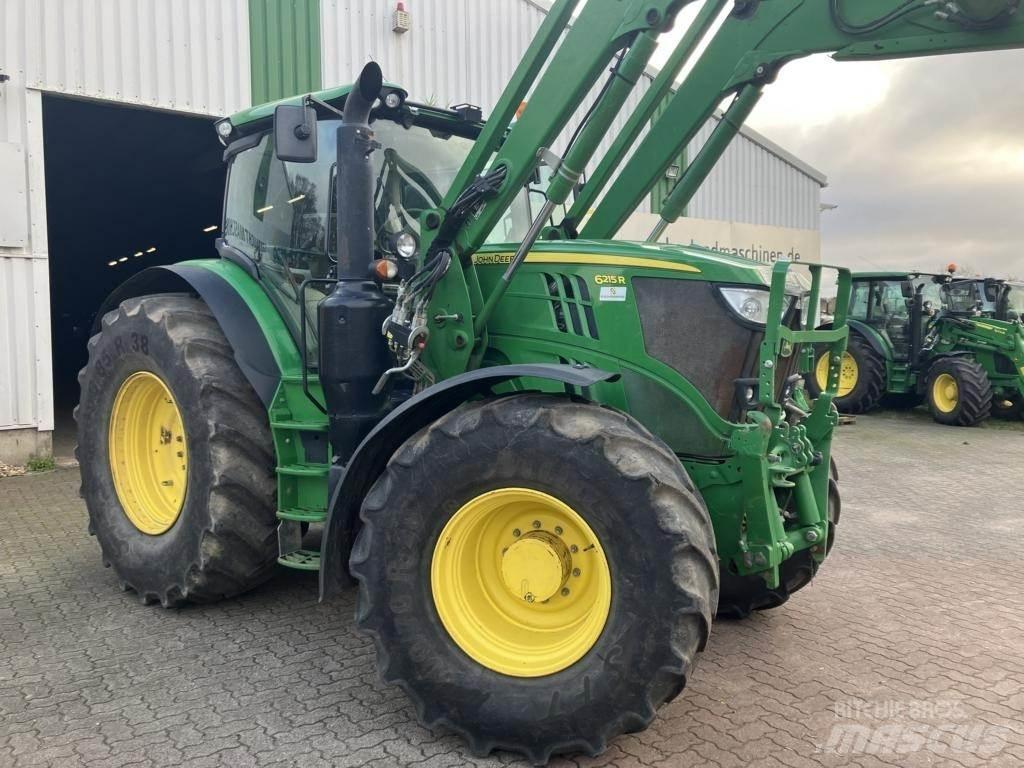 John Deere 6215R Traktory