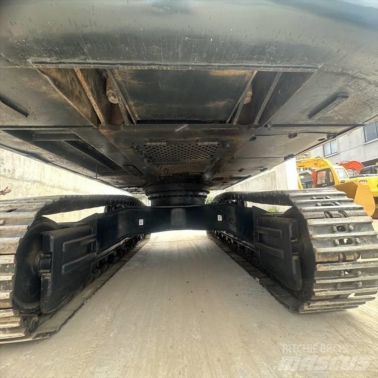 Hyundai 330 Pásové rýpadlá