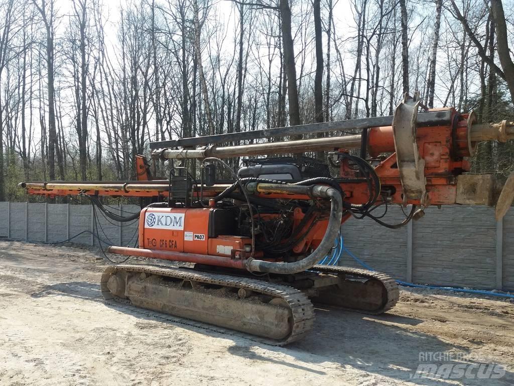 Tescar CF6 CFA Pilierovej žeriav