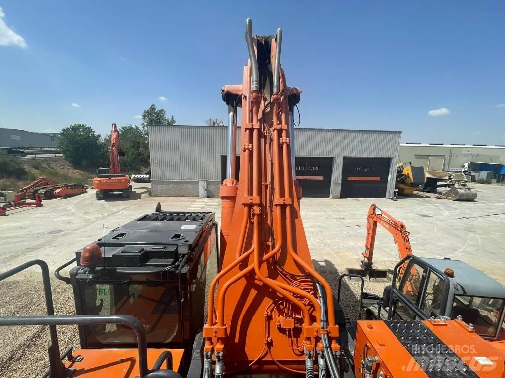 Hitachi ZX 890 Pásové rýpadlá