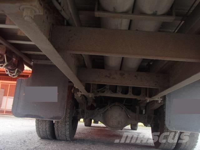 Hino 195 Plošinové nákladné automobily/nákladné automobily so sklápacími bočnicami
