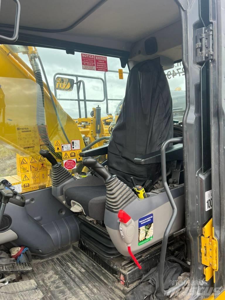 Komatsu PC210LC-11 Pásové rýpadlá