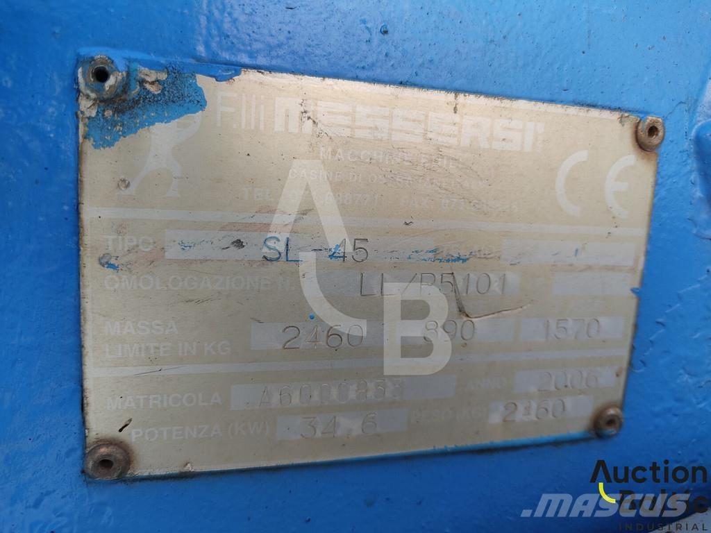 Messersi SL-45 Šmykom riadené nakladače