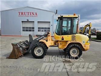 Volvo L 30 B Kolesové nakladače