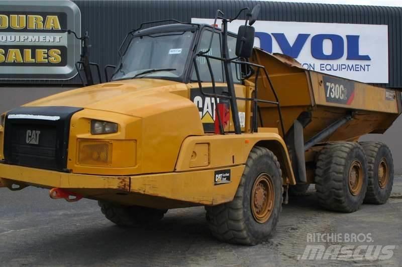 CAT 730C2 Kĺbové nákladné autá