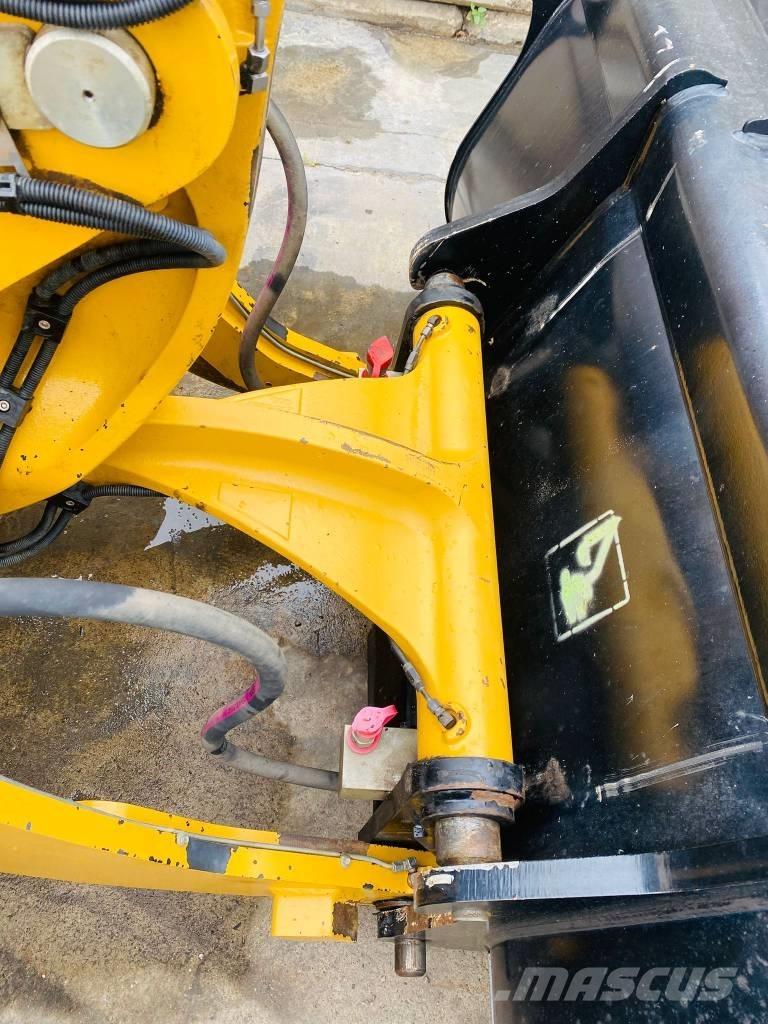 CAT 908-14a Kolesové nakladače