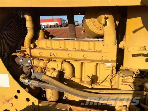 CAT 561 C PIPELAYER Ukladače potrubia