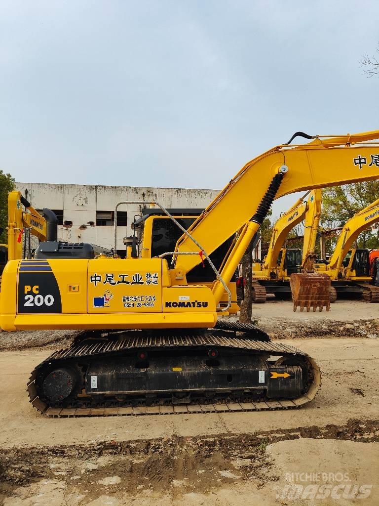 Komatsu PC200 Pásové rýpadlá