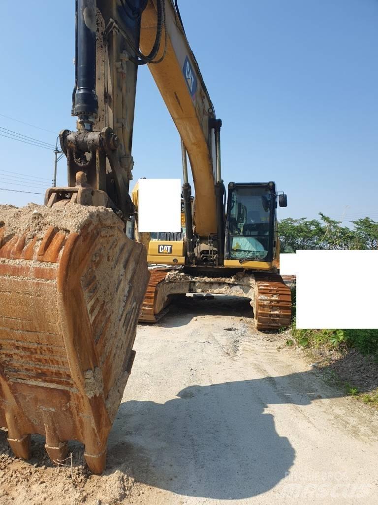 CAT 330F Pásové rýpadlá