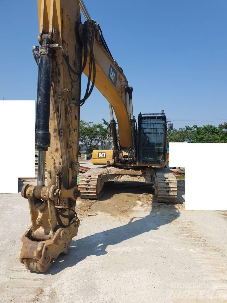 CAT 330F Pásové rýpadlá