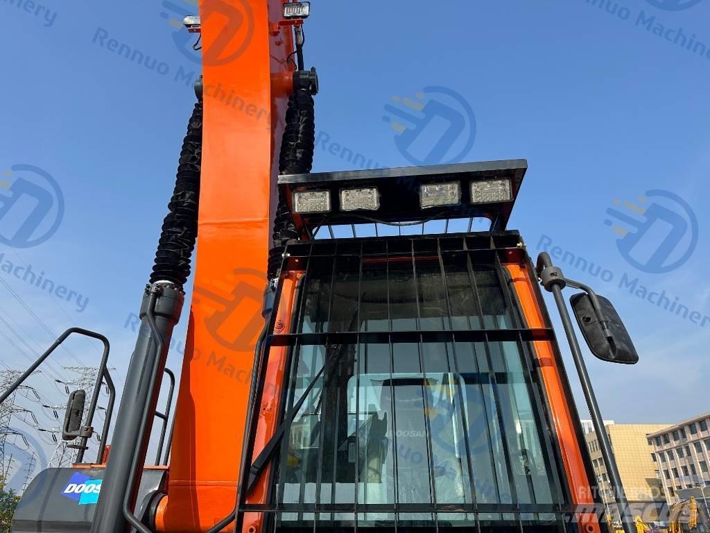 Doosan DX 300LC-9C Pásové rýpadlá