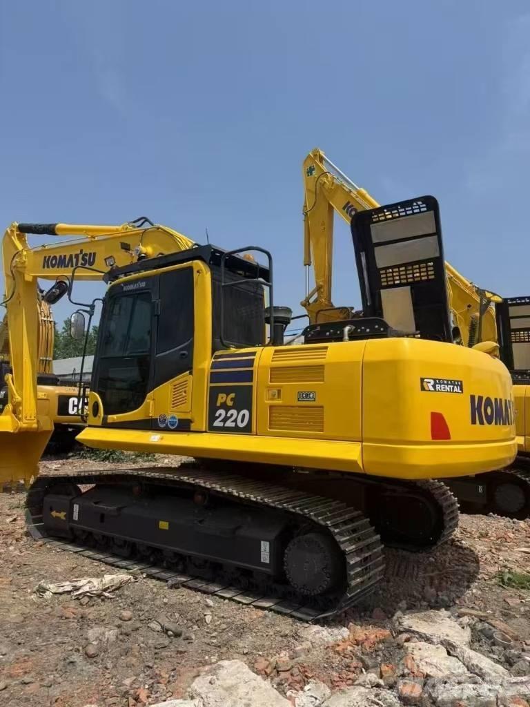 Komatsu 220LC-8 Pásové rýpadlá