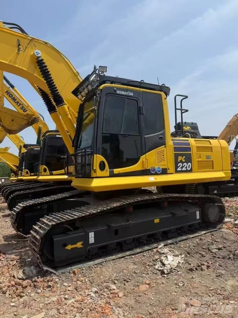 Komatsu 220LC-8 Pásové rýpadlá