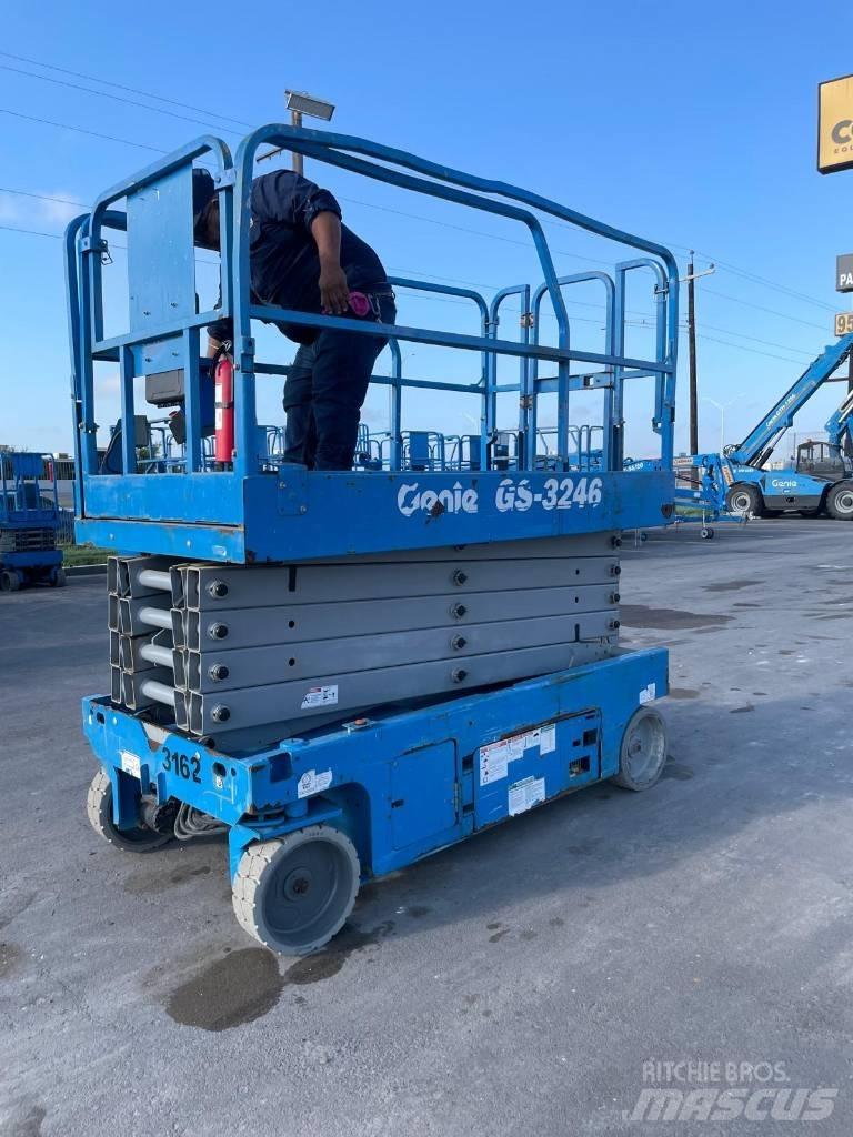 Genie GS 3246 Nožnicové zdvíhacie plošiny
