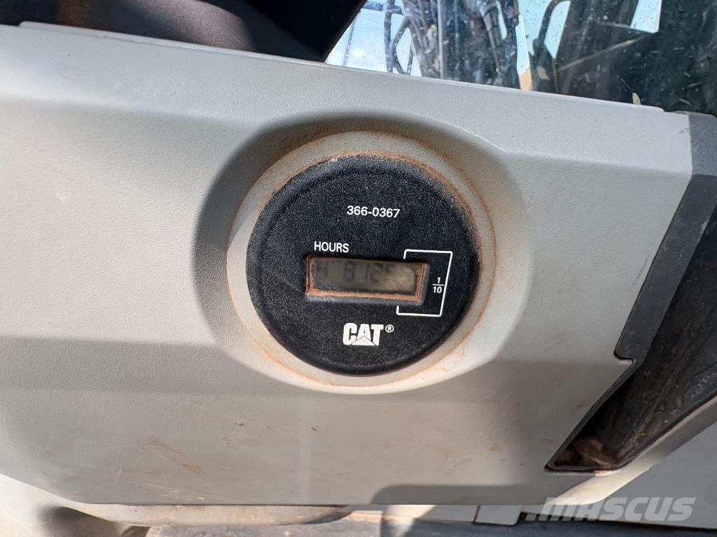 CAT 325 FL CR Pásové rýpadlá
