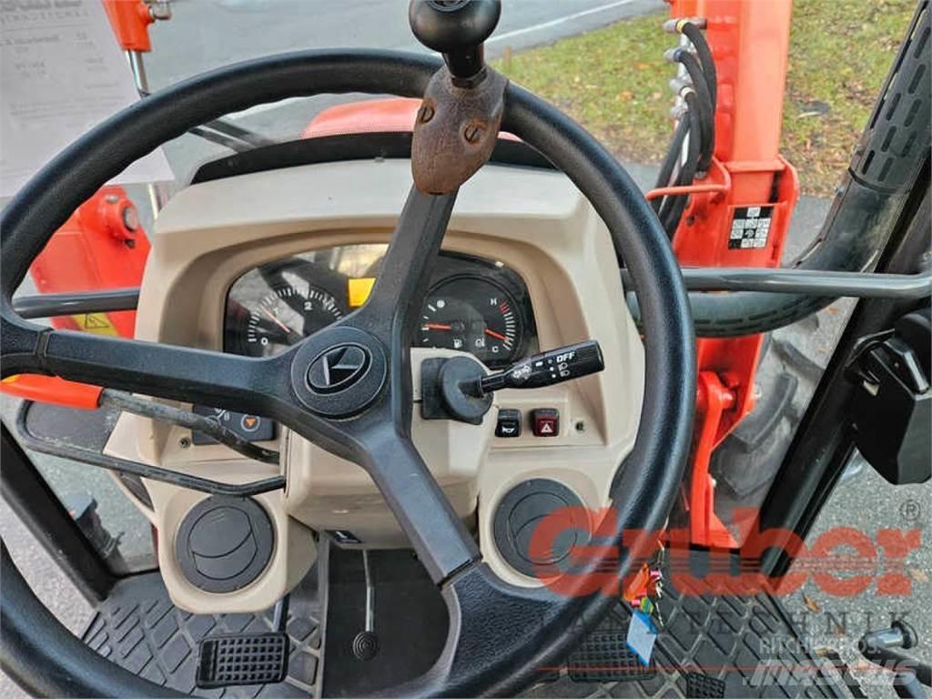 Kubota M6040 Traktory