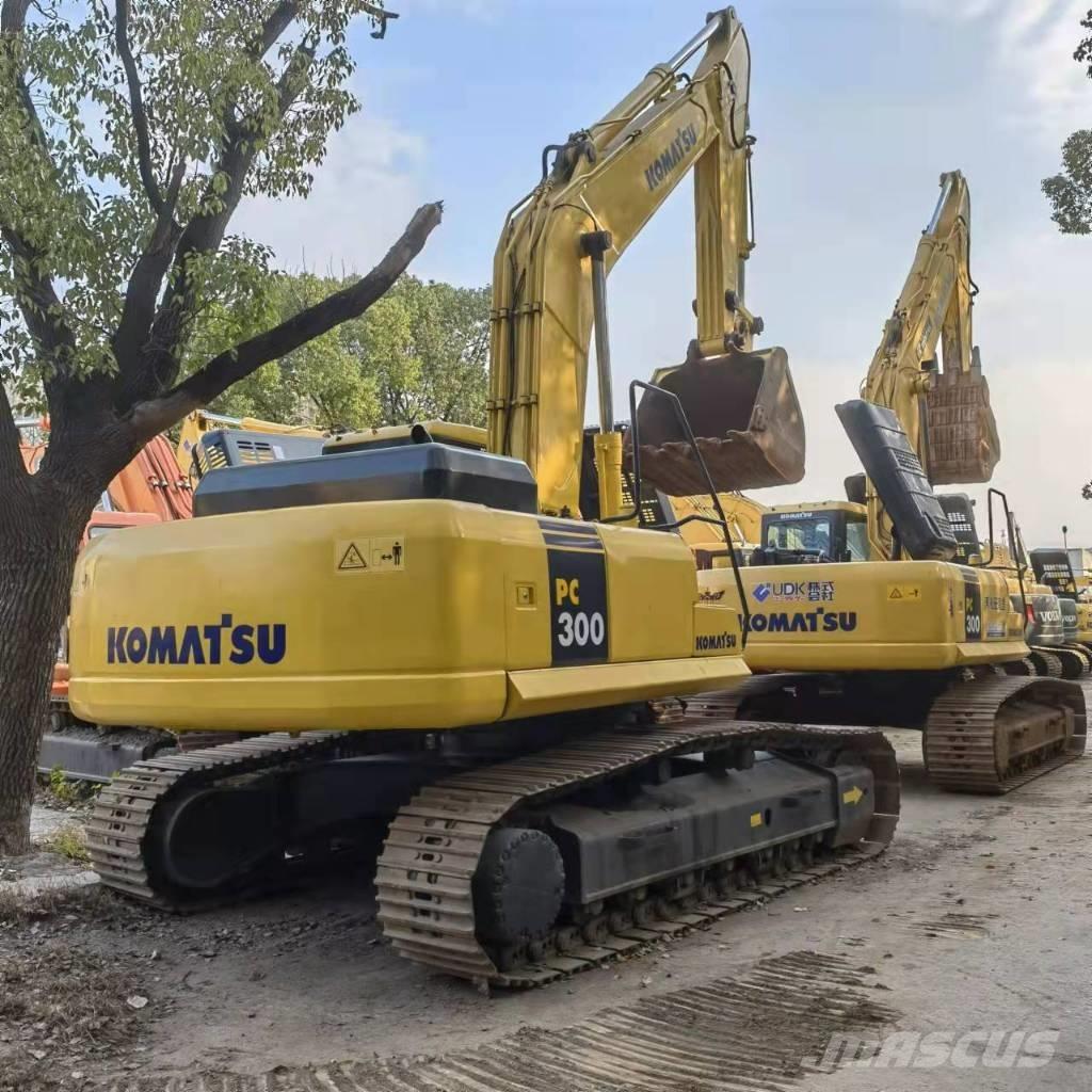 Komatsu PC 300 Pásové rýpadlá