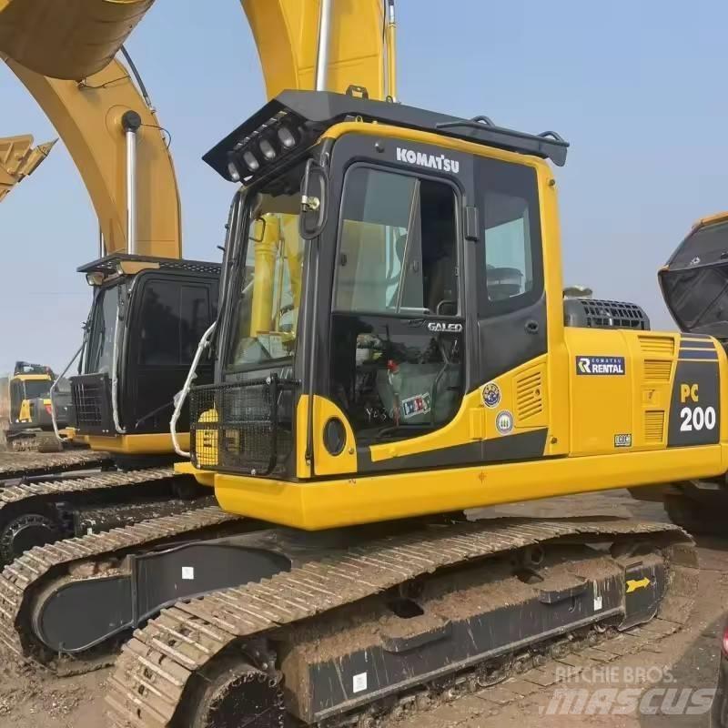 Komatsu PC 200 Pásové rýpadlá