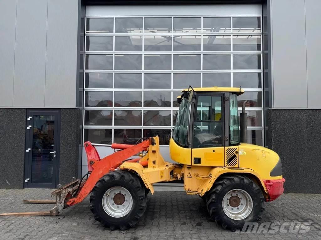 Volvo L35B Kolesové nakladače