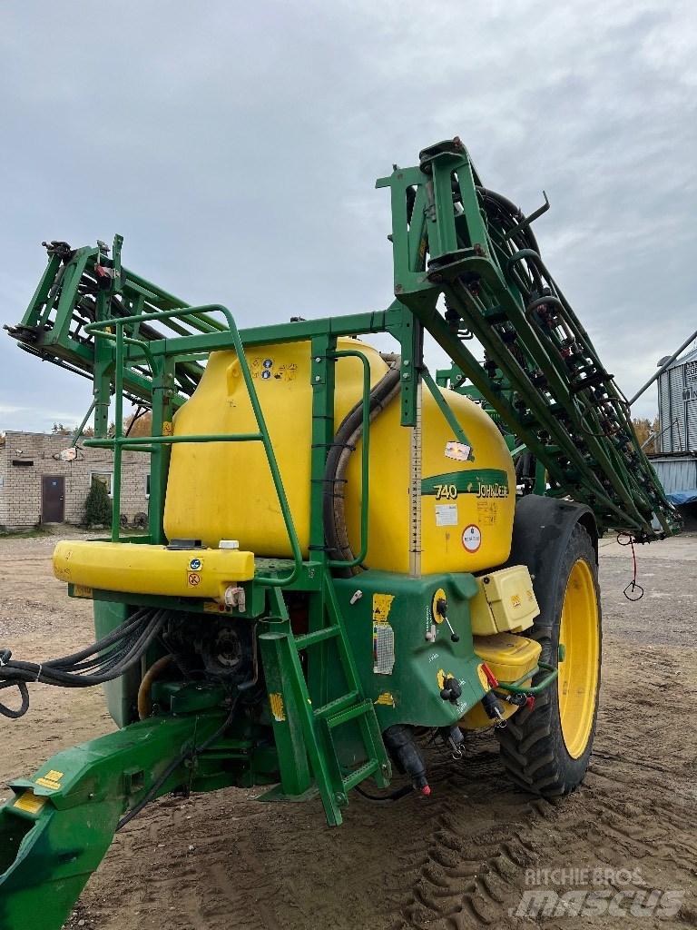 John Deere 740 Ťahané postrekovače