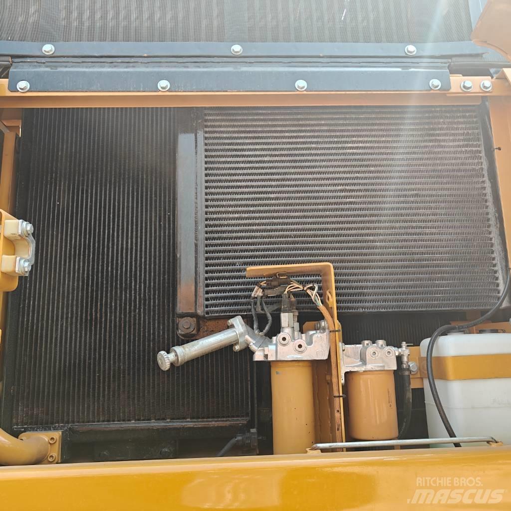 CAT 336D Pásové rýpadlá