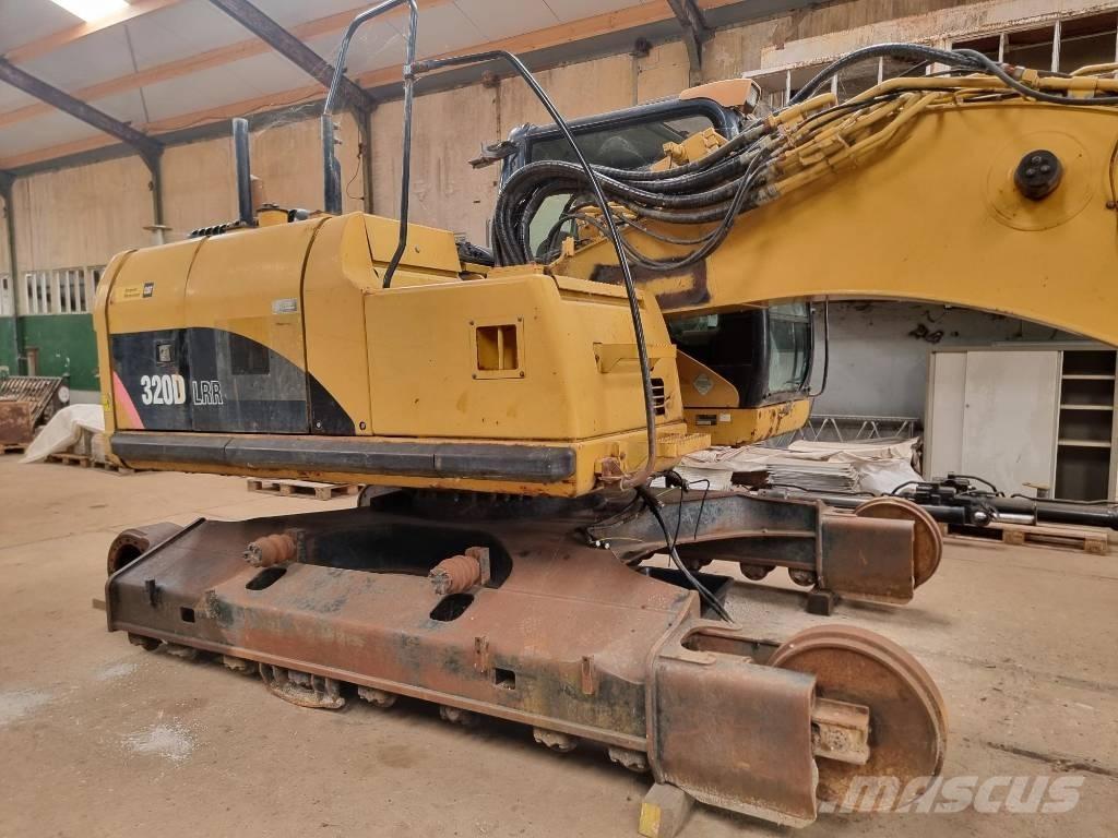 CAT 320 D FOR PARTS Pásové rýpadlá