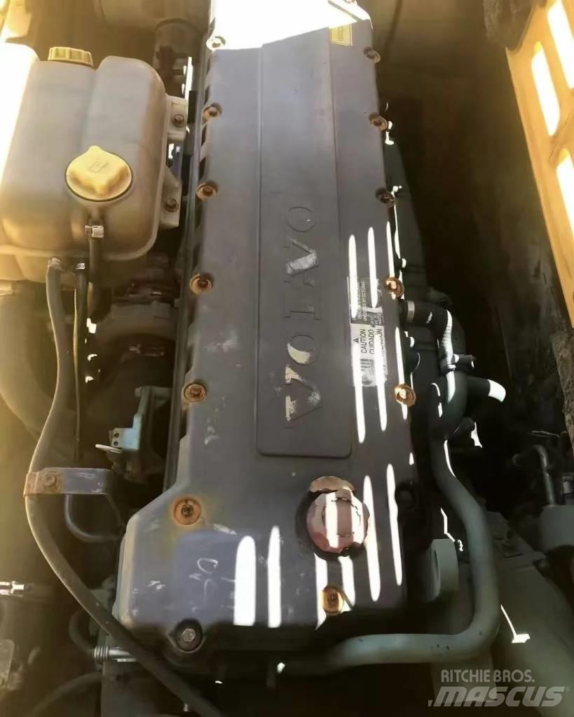Volvo 360 Pásové rýpadlá