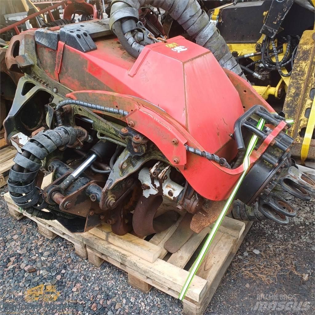 Komatsu C144 Žatevné hlavy