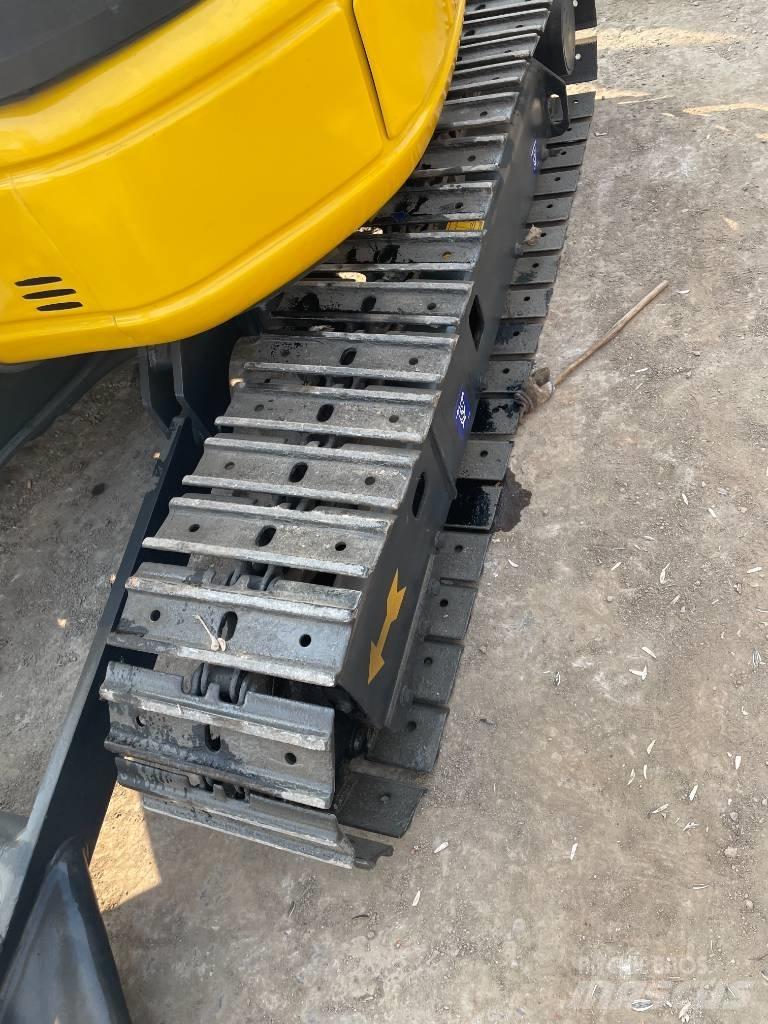 Komatsu PC 35 Mini rýpadlá < 7t