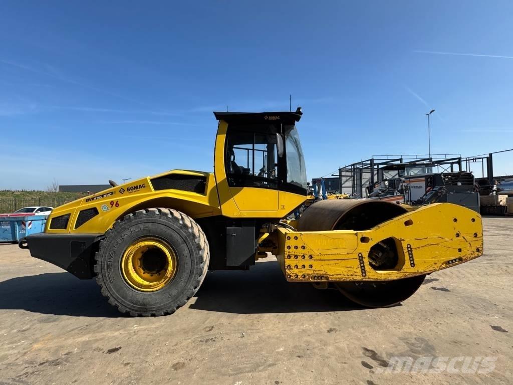 Bomag BW 226 BVC-5 Ťahačové valce