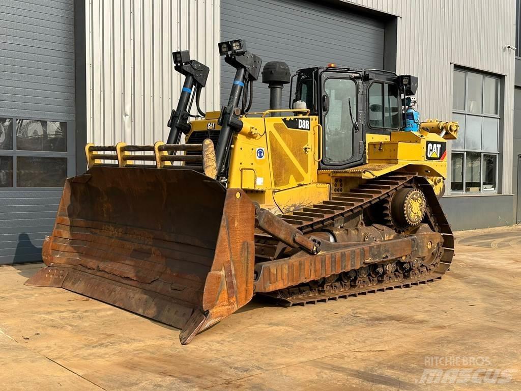 CAT D8R Pásové dozéry