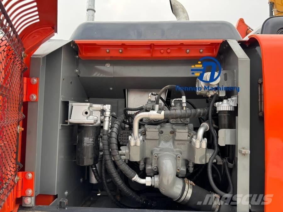 Hitachi ZX 240 Pásové rýpadlá