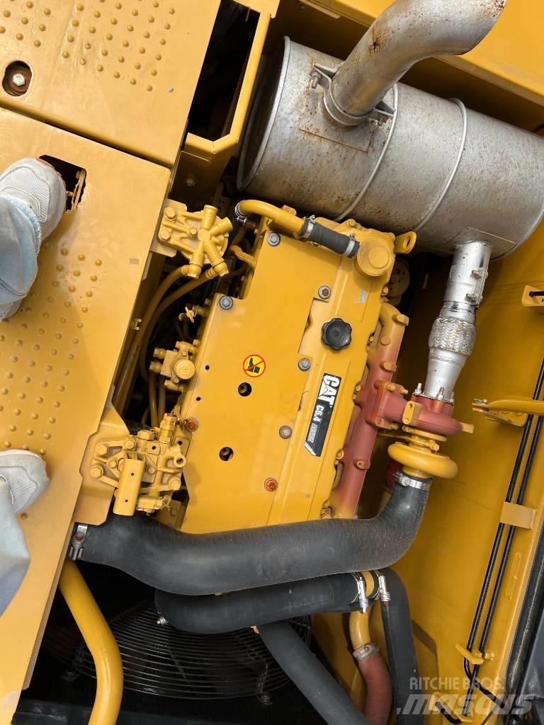 CAT 320 D Pásové rýpadlá