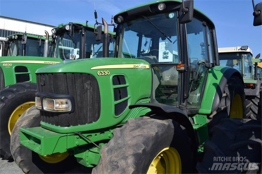John Deere 6330 Traktory