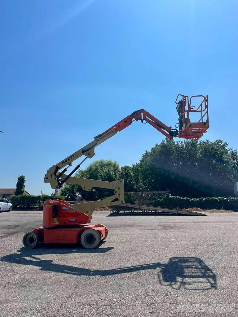 JLG E 400 AJP Kĺbové plošiny