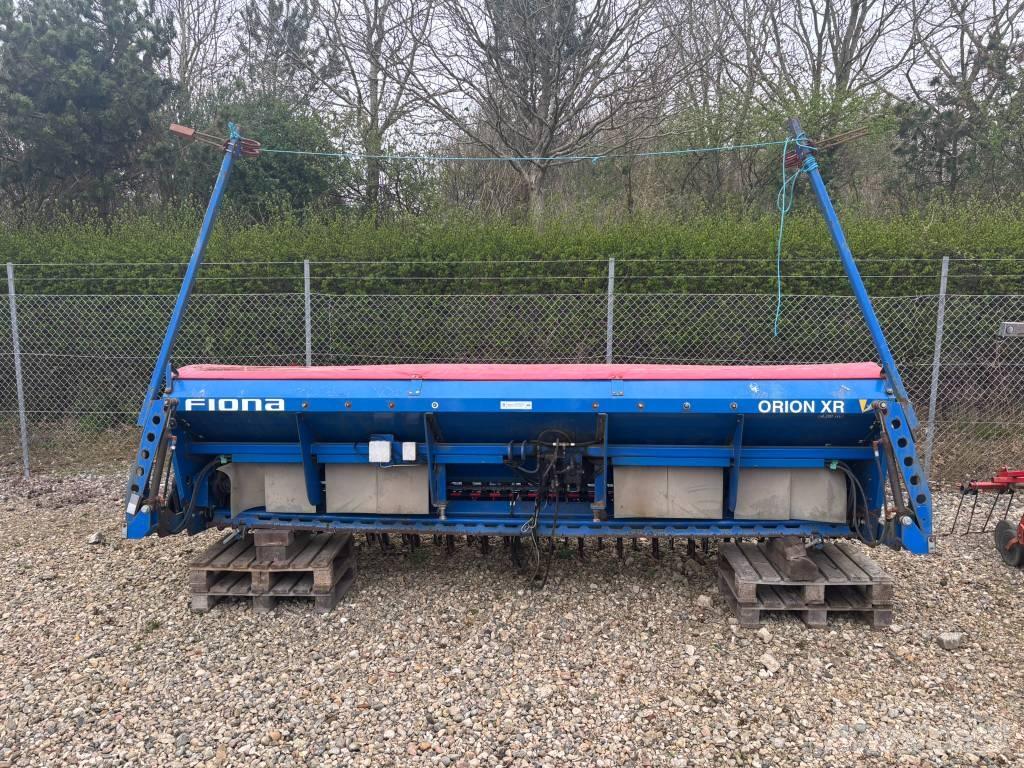 Fiona Orion XR 4m Mechanické sejačky