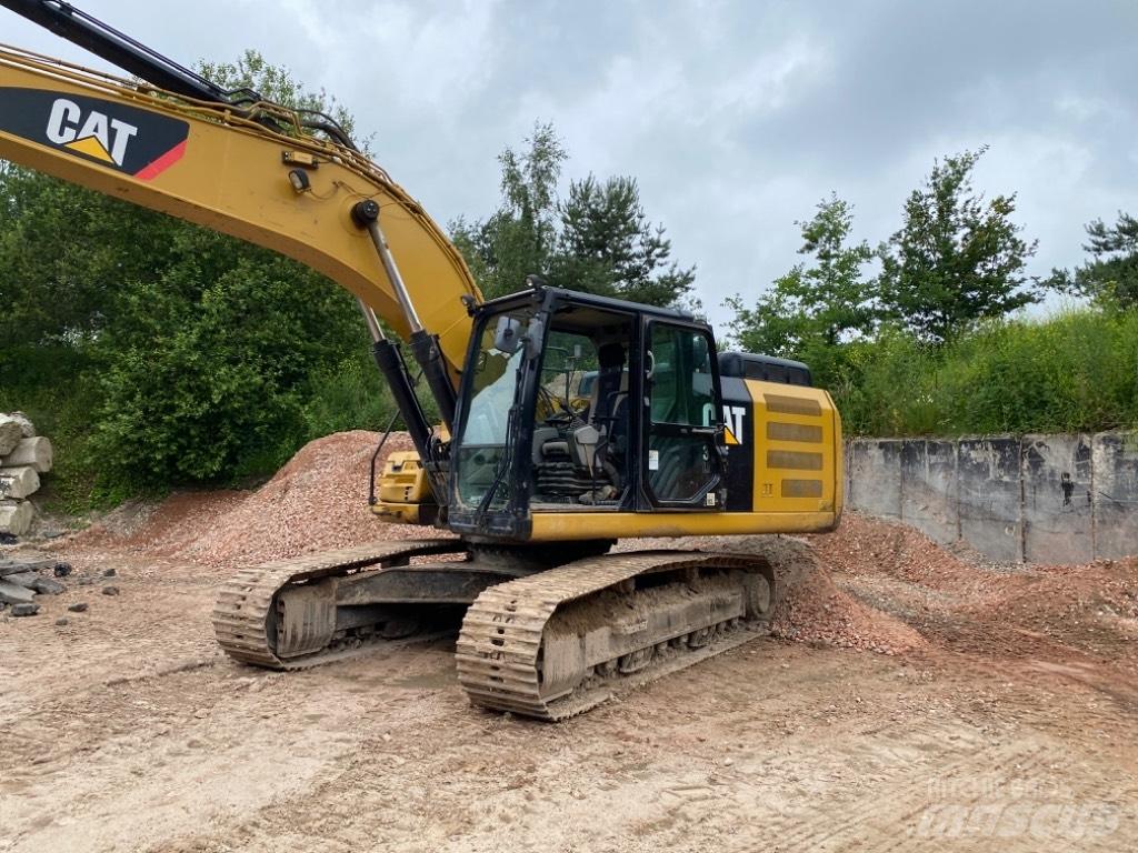 CAT 326 F L Pásové rýpadlá