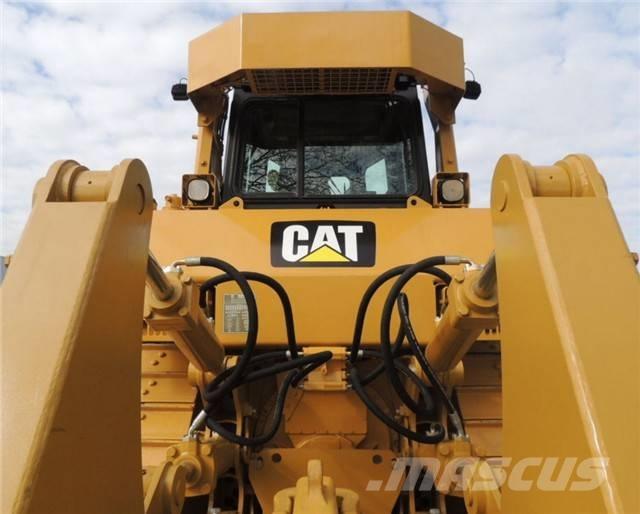 CAT D 7 R Pásové dozéry